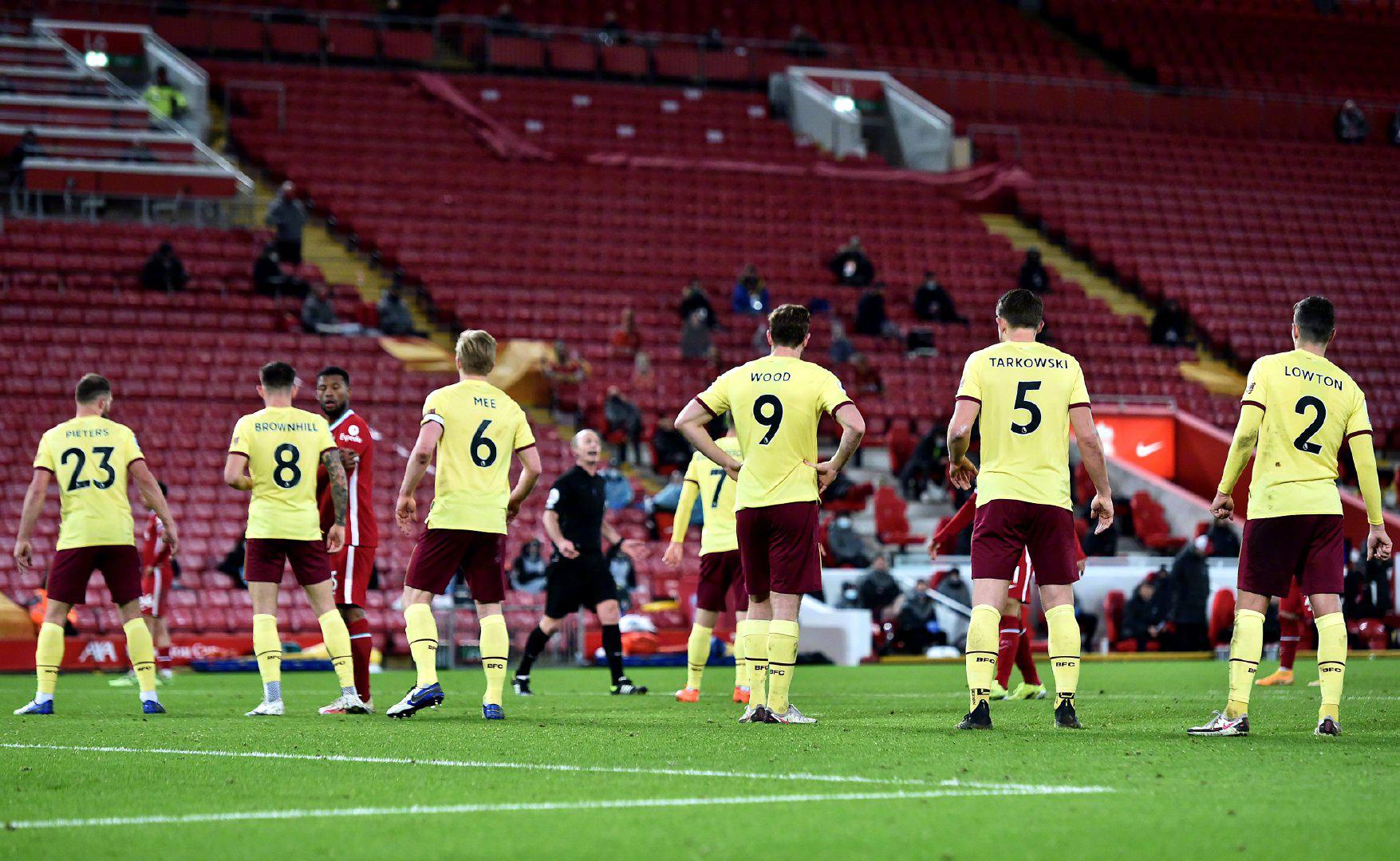 以在防守和 以在防守和